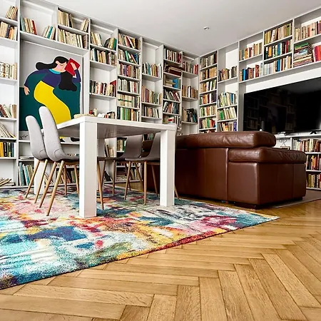 Alexander Library 75m2 Apartment