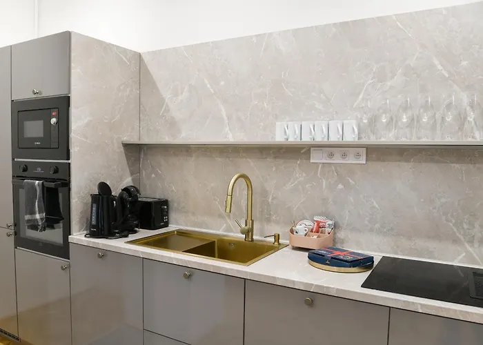 Alexander Library Apartman Kassa